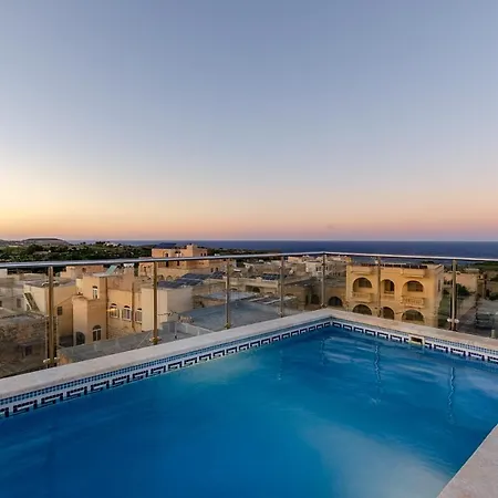 'sage' - Premium 3br Holiday W/rooftop Pool & Sea Views