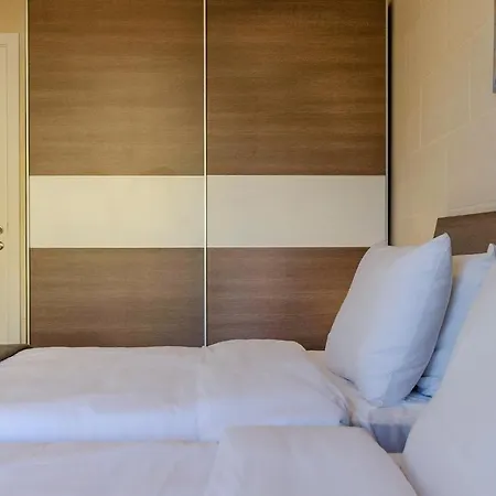 Casa de Férias 'sage' - Premium 3br Holiday W/rooftop Pool & Sea Views *