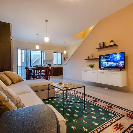 'sage' - Premium 3br Holiday W/rooftop Pool & Sea Views