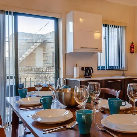Casa de Férias 'sage' - Premium 3br Holiday W/rooftop Pool & Sea Views