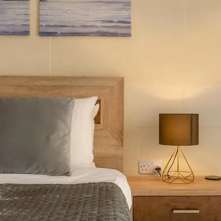 'sage' - Premium 3br Holiday W/rooftop Pool & Sea Views Nadur