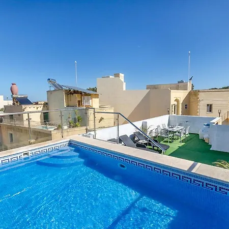 'sage' - Premium 3br Holiday W/rooftop Pool & Sea Views
